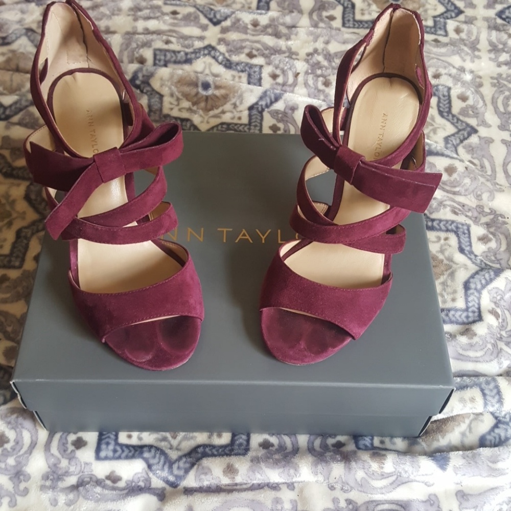 Ann Taylor Tawny Port heels